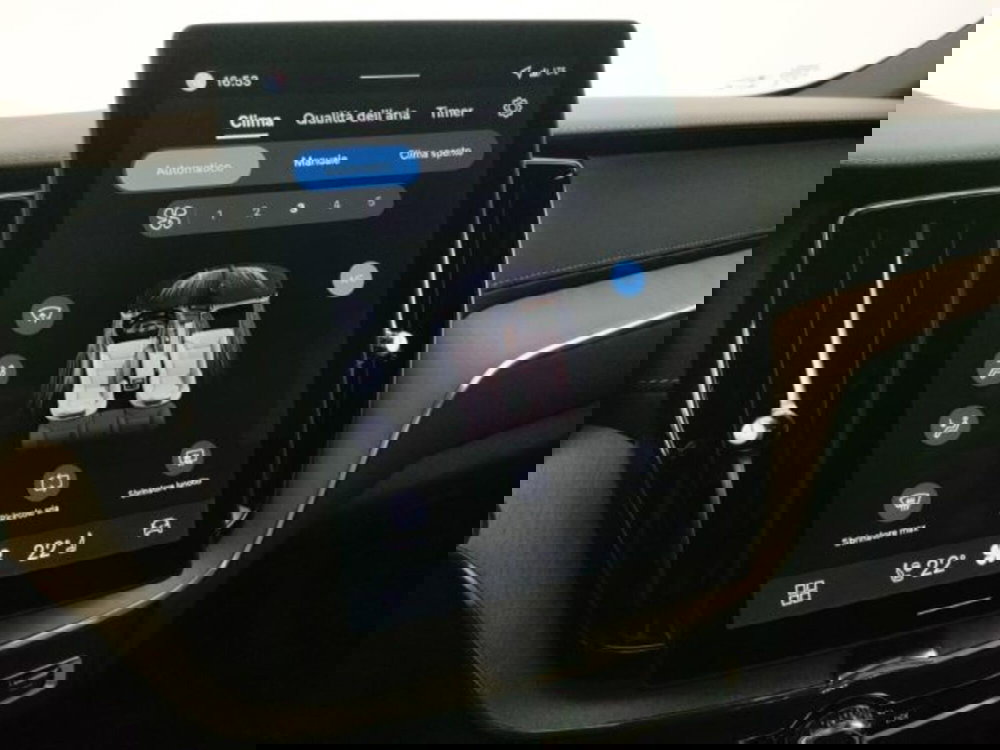 Volvo XC60 nuova a Modena (16)