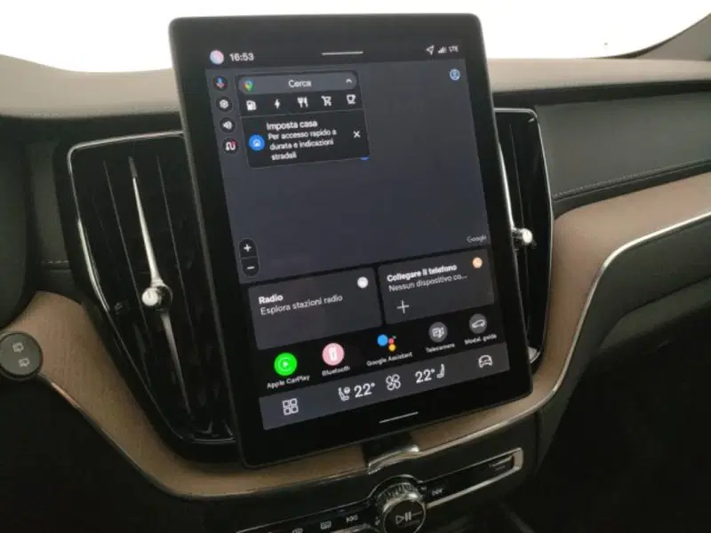 Volvo XC60 nuova a Modena (18)
