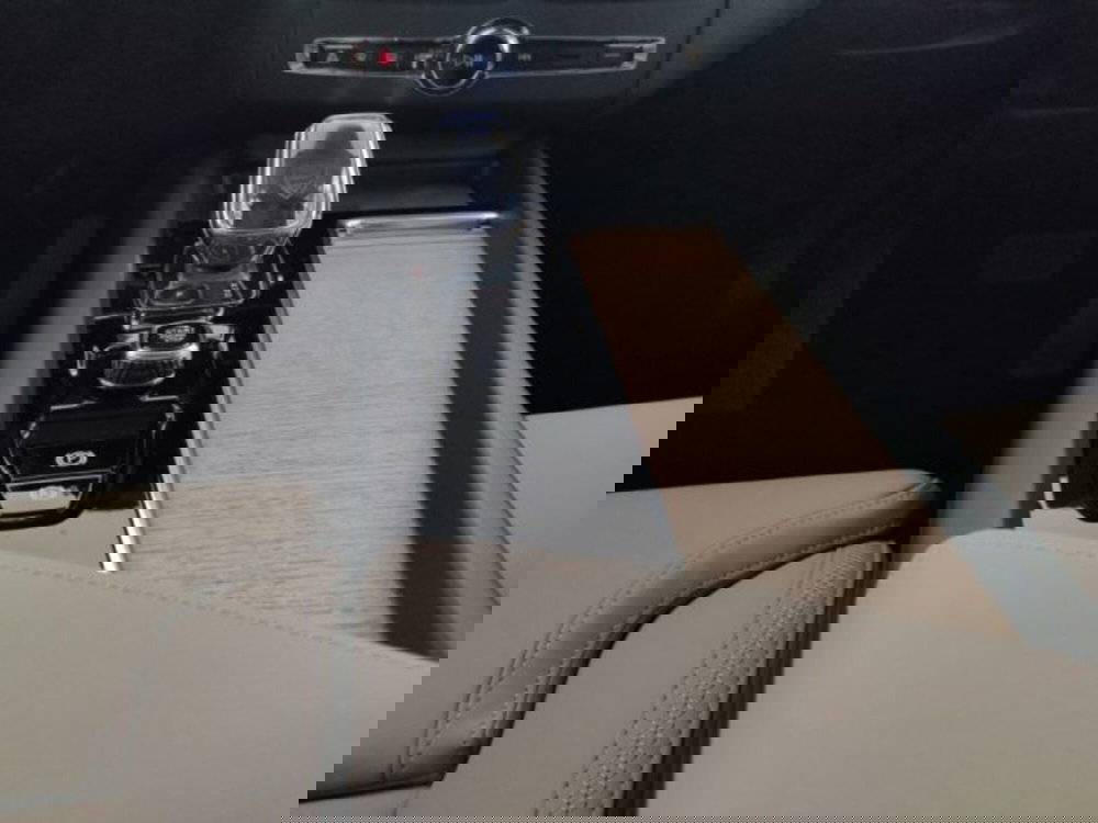 Volvo XC60 nuova a Modena (19)