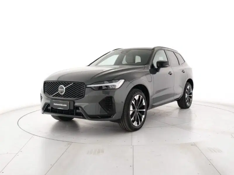 Volvo XC60 nuova a Modena (2)