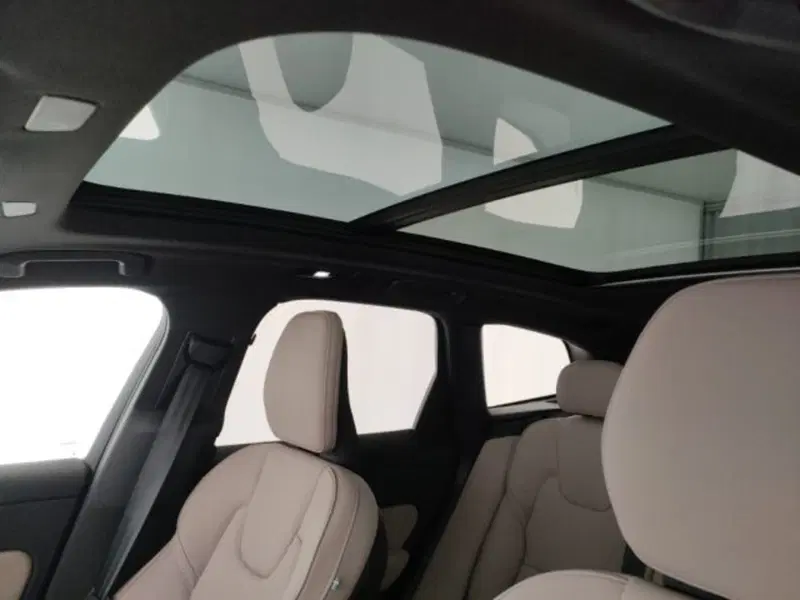Volvo XC60 nuova a Modena (20)