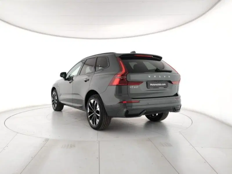 Volvo XC60 nuova a Modena (3)