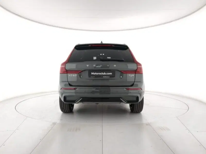 Volvo XC60 nuova a Modena (4)