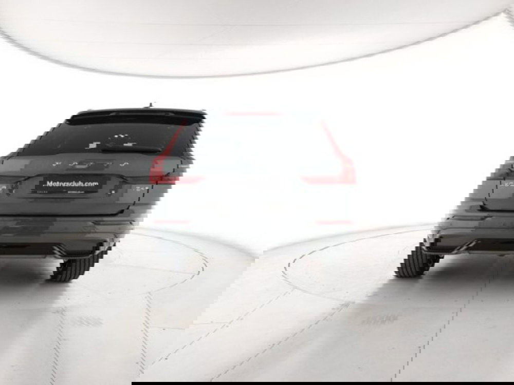 Volvo XC60 nuova a Modena (4)