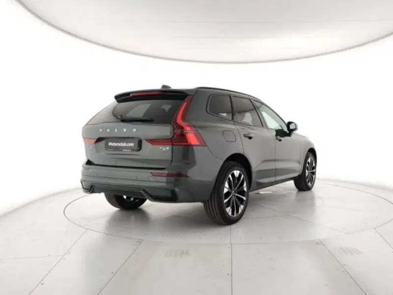 Volvo XC60 nuova a Modena (5)