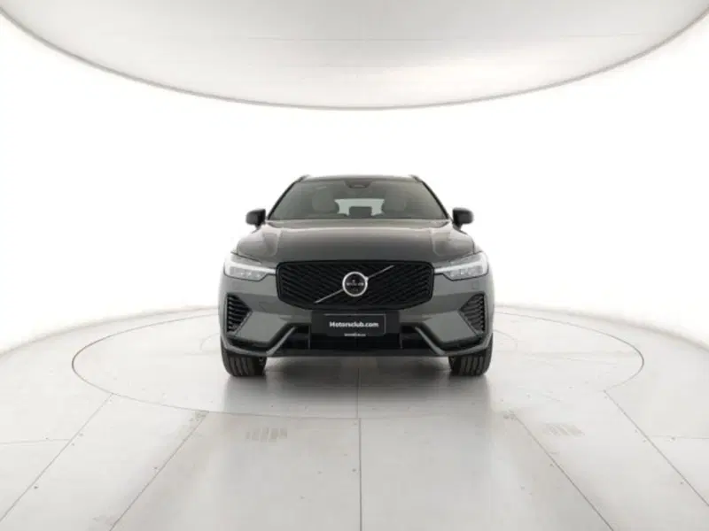 Volvo XC60 nuova a Modena (7)