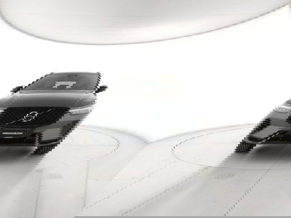 Volvo XC60 nuova a Modena (7)