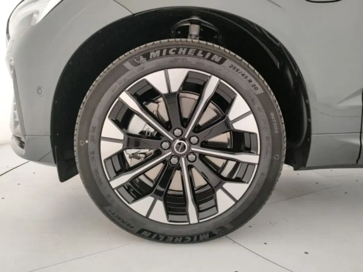 Volvo XC60 nuova a Modena