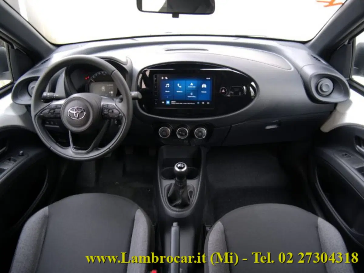 Toyota Aygo X nuova a Milano (2)