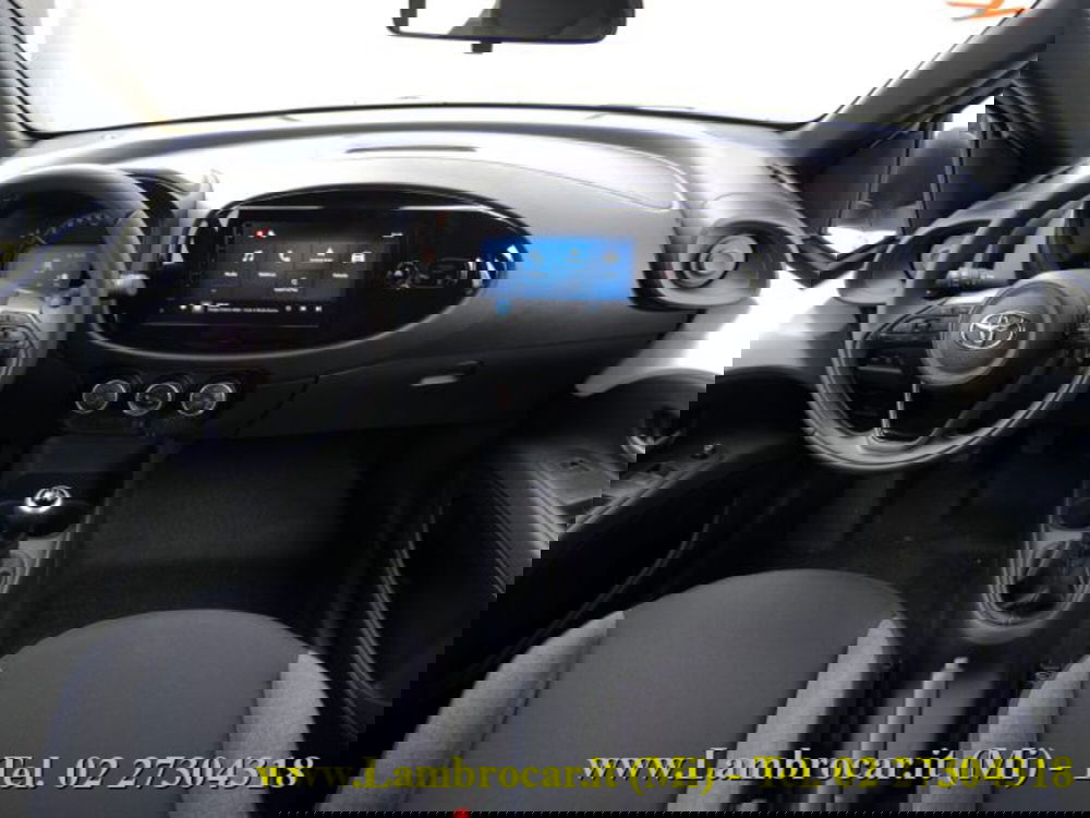 Toyota Aygo X nuova a Milano (2)