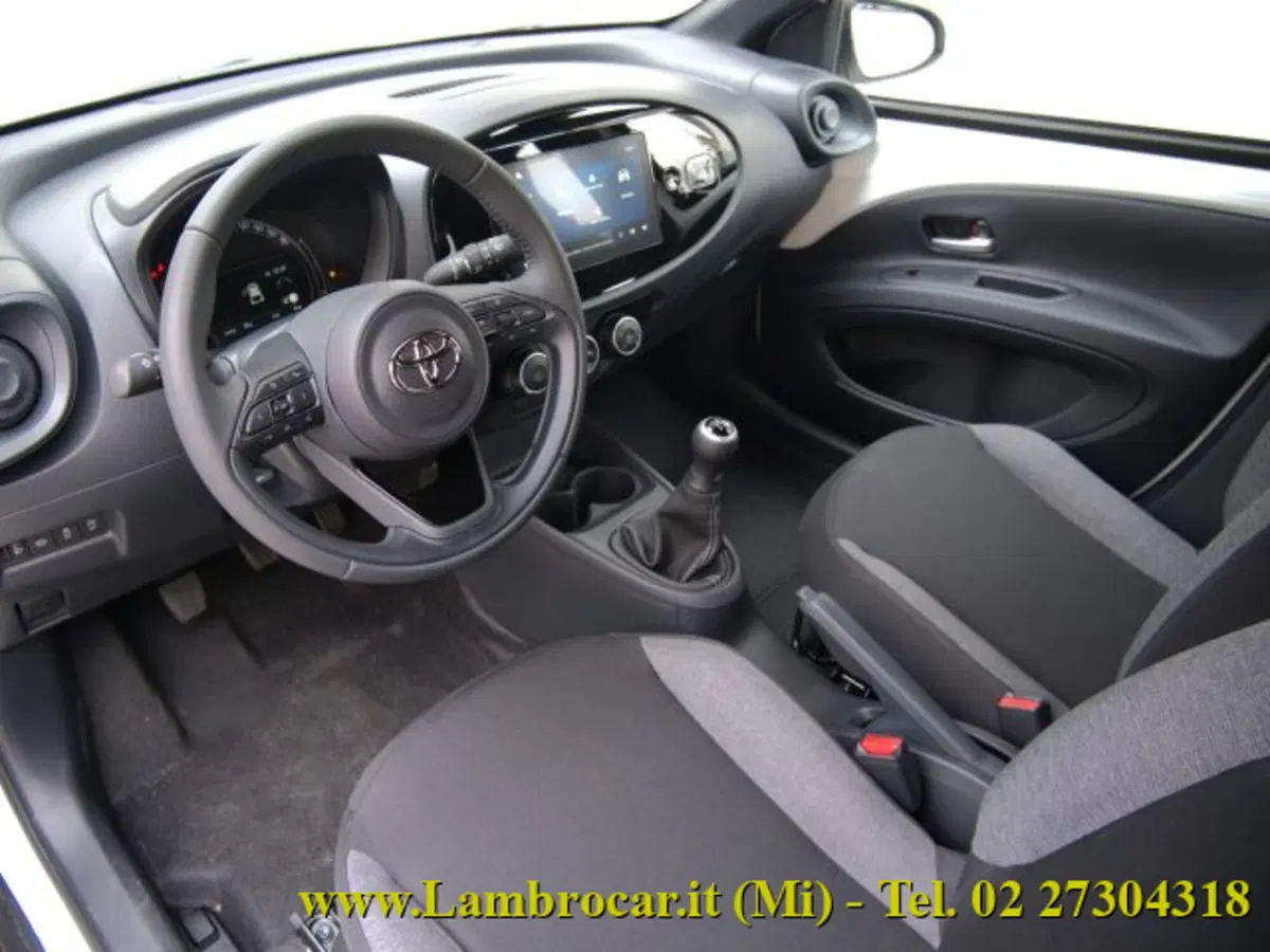 Toyota Aygo X nuova a Milano (3)
