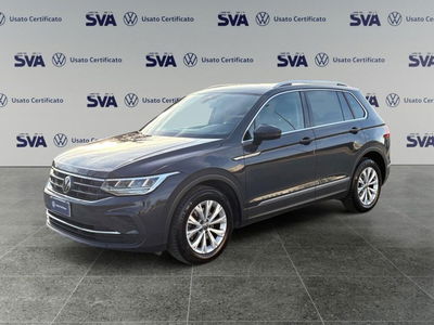 Volkswagen Tiguan 2.0 TDI SCR Life del 2023 usata a Ravenna
