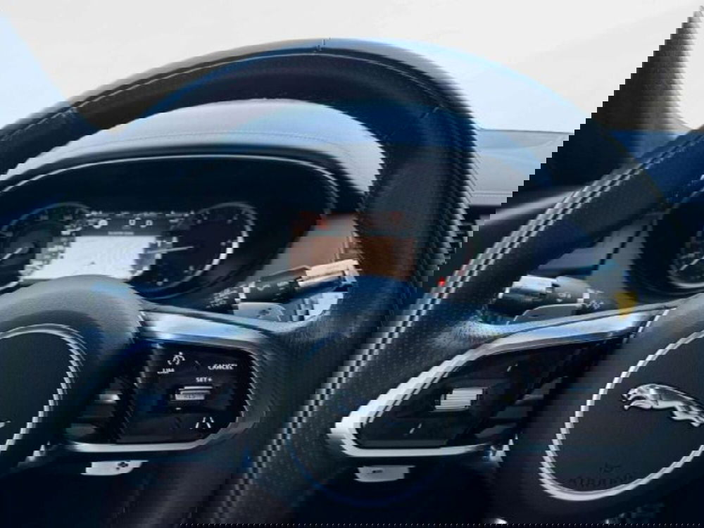 Jaguar E-Pace usata a Siena (15)