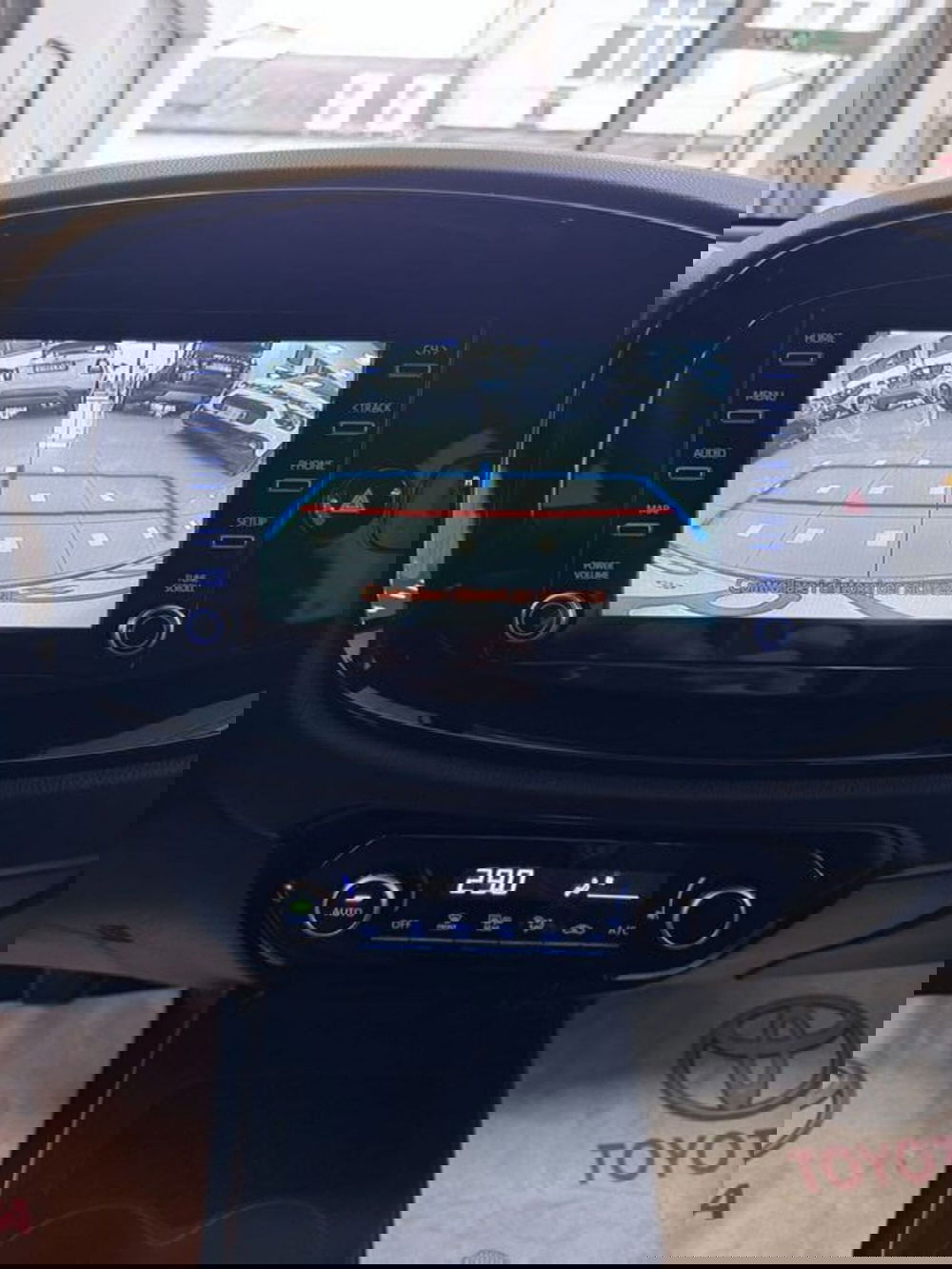 Toyota Aygo X usata a Prato (14)