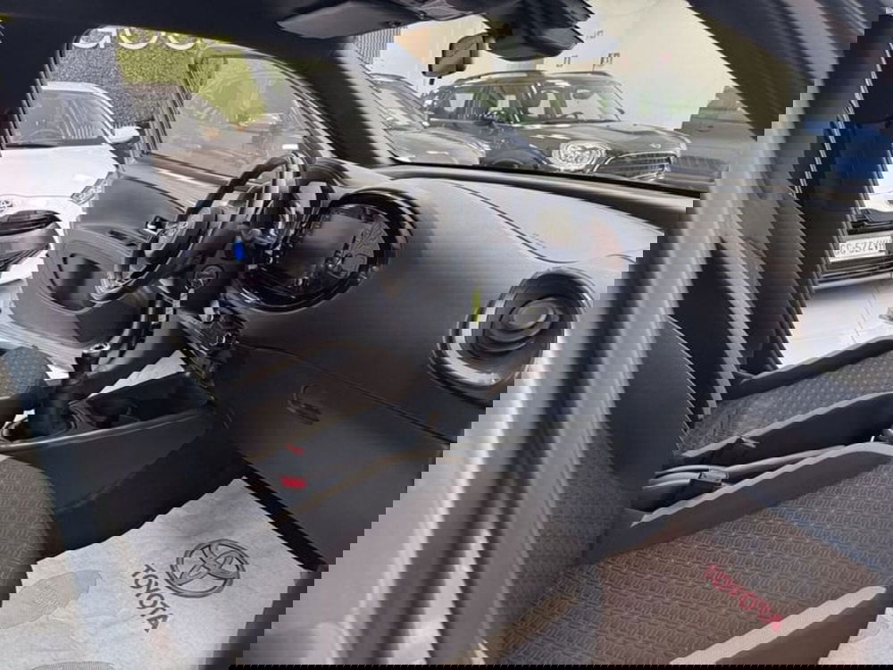 Toyota Aygo X usata a Prato (9)