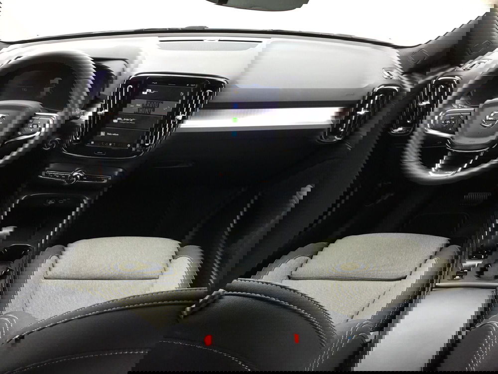 Volvo XC40 usata a Napoli (9)