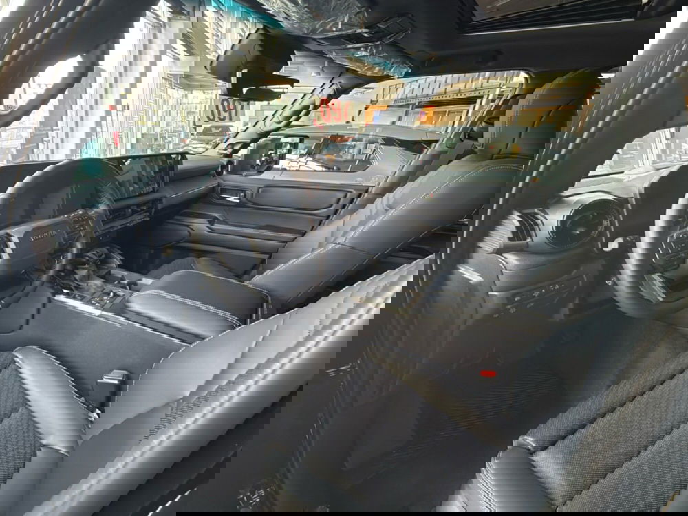 Toyota Land Cruiser nuova a Piacenza (10)