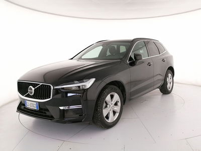 Volvo XC60 2.0 b4 Essential auto del 2022 usata a Roma
