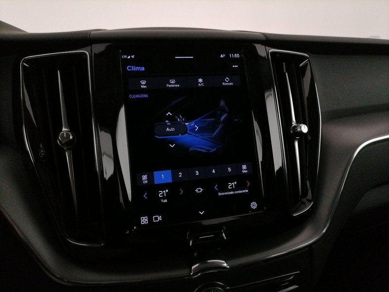 Volvo XC60 usata a Roma (15)