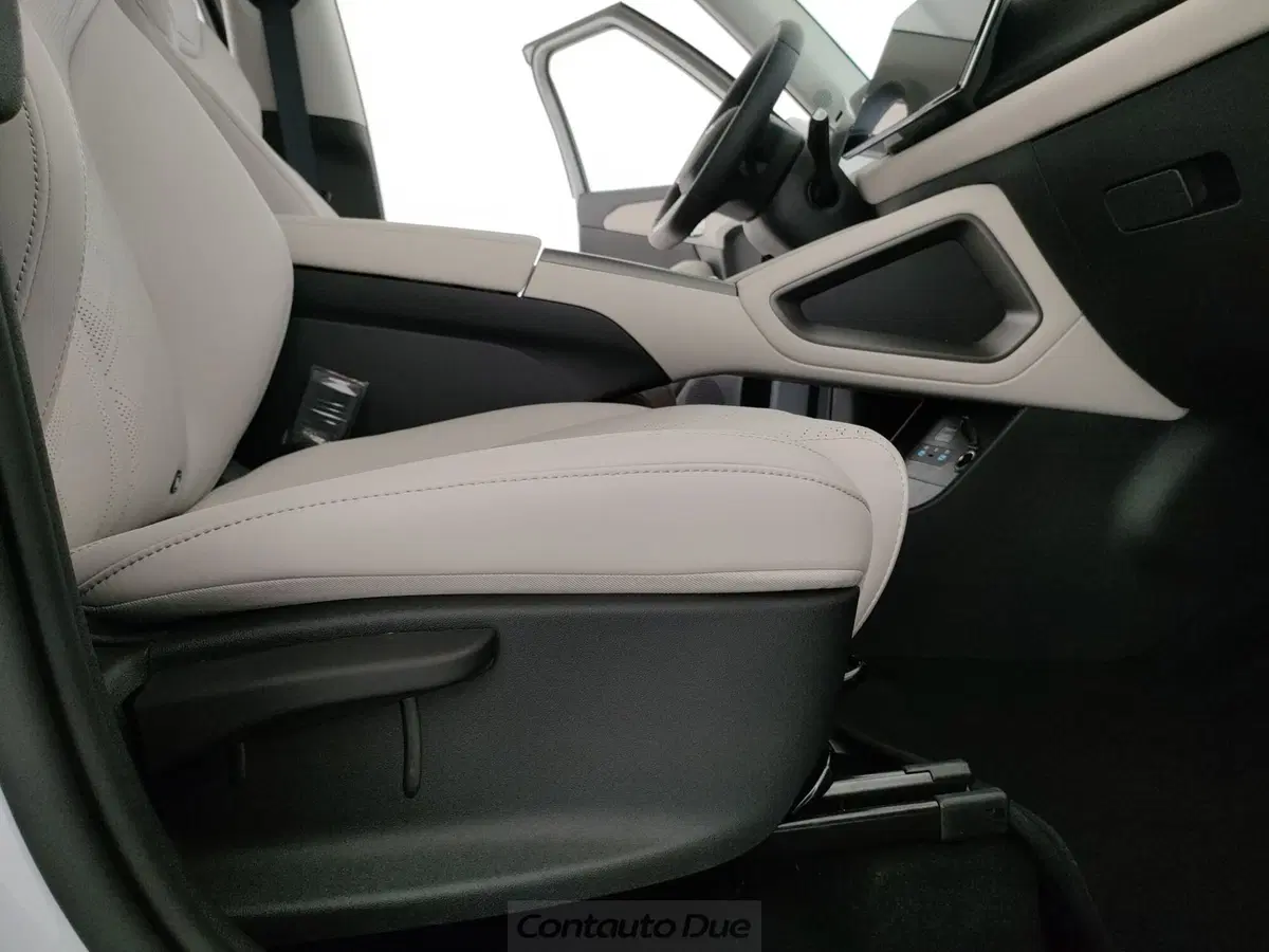Byd Atto 2 DM-i nuova a Caserta (14)