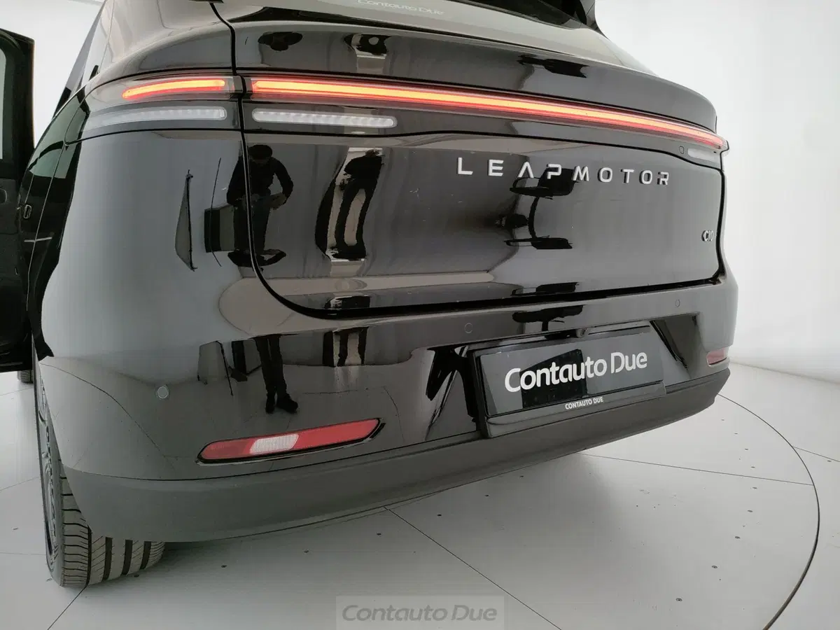 Leapmotor C10 nuova a Caserta (11)