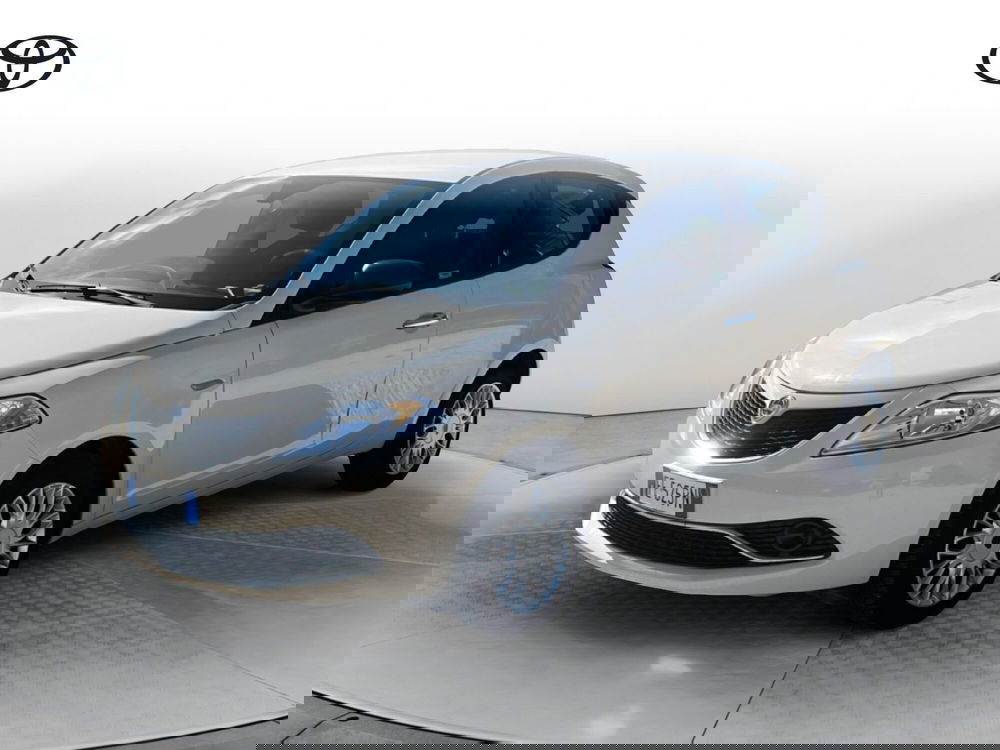 Lancia Ypsilon usata a Ragusa