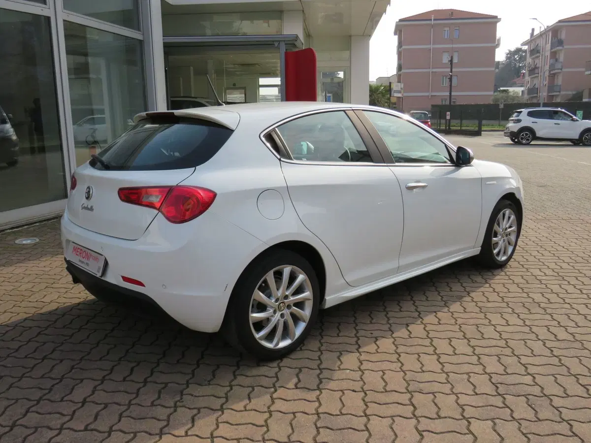 Alfa Romeo Giulietta usata a Monza e Brianza (3)