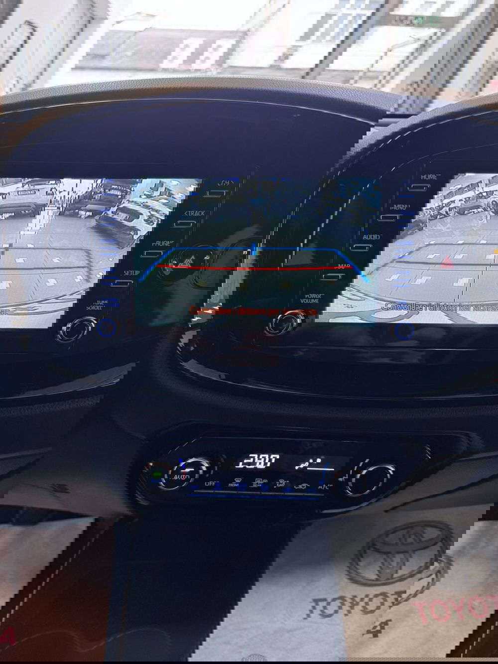 Toyota Aygo X usata a Prato (14)