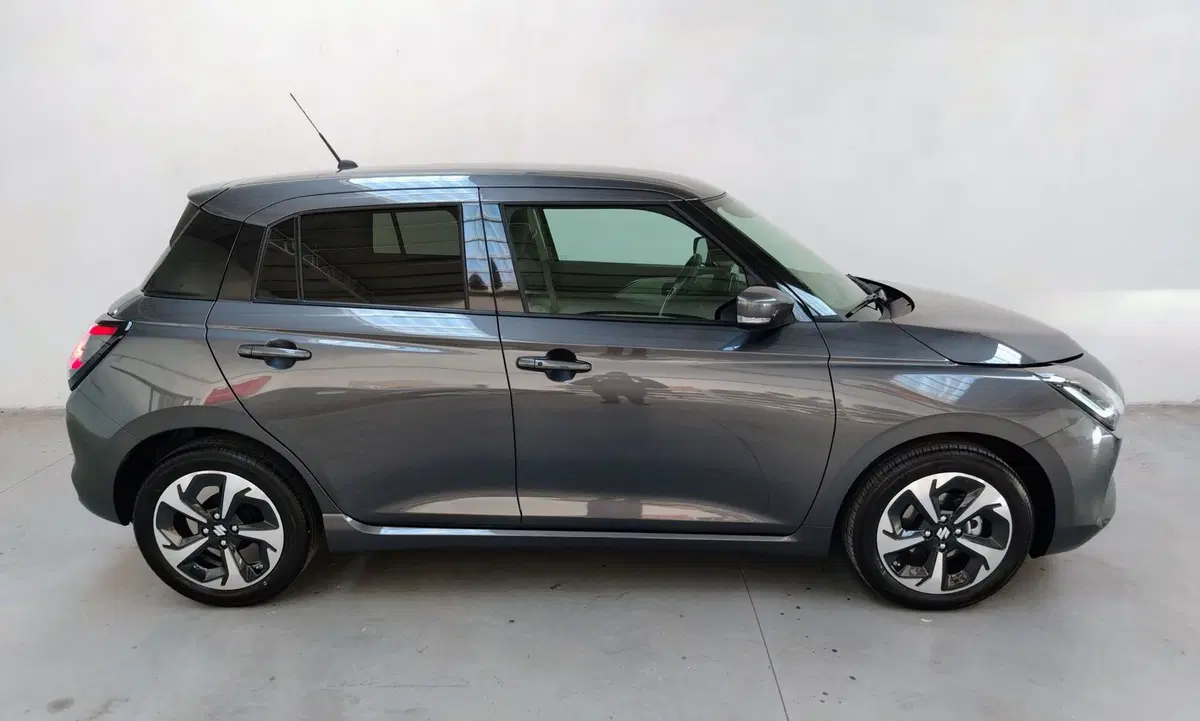 Suzuki Swift nuova a Rovigo (10)
