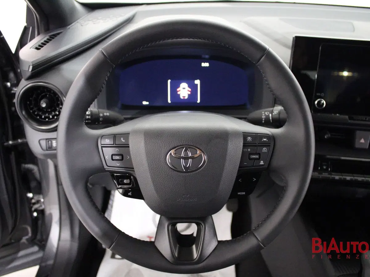 Toyota Toyota C-HR nuova a Firenze (10)