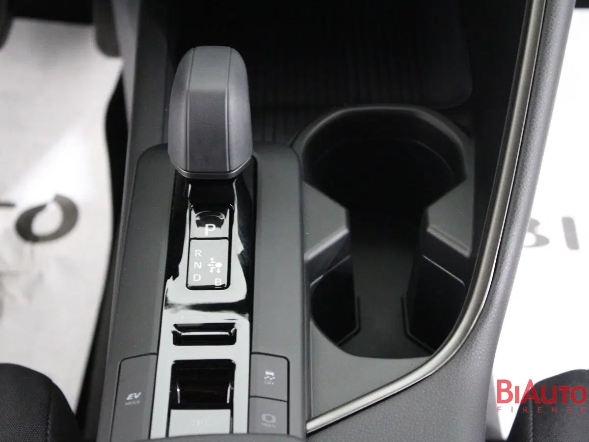 Toyota Toyota C-HR nuova a Firenze (15)