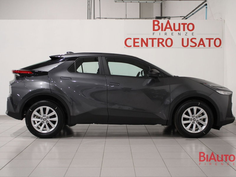 Toyota Toyota C-HR nuova a Firenze (17)