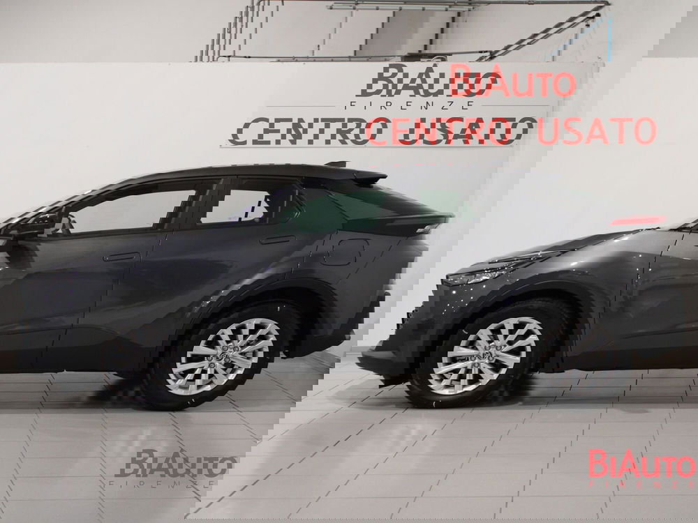 Toyota Toyota C-HR nuova a Firenze (18)
