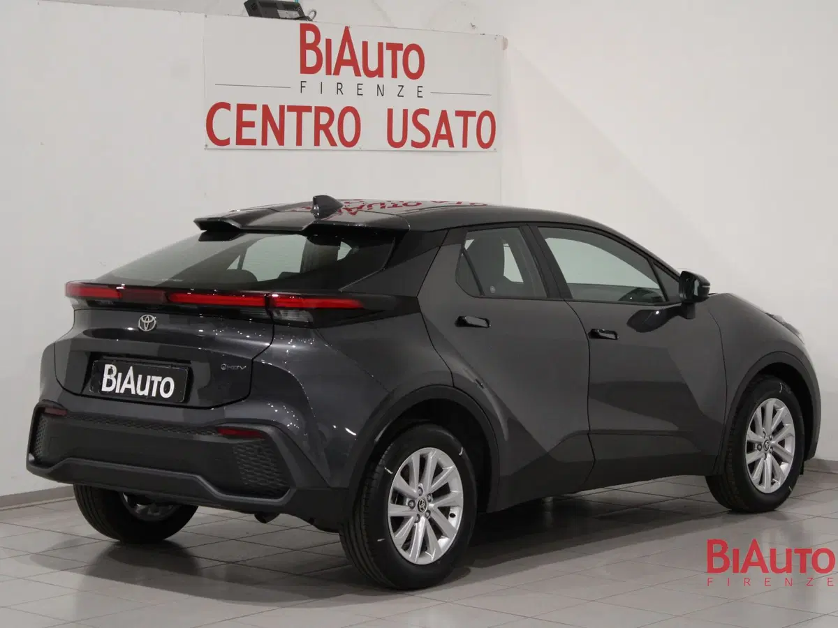 Toyota Toyota C-HR nuova a Firenze (2)