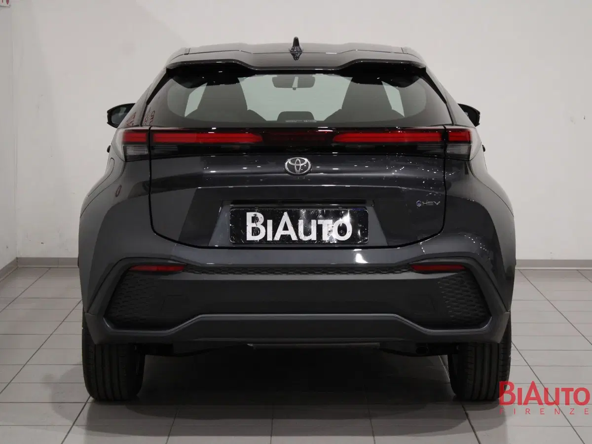 Toyota Toyota C-HR nuova a Firenze (4)