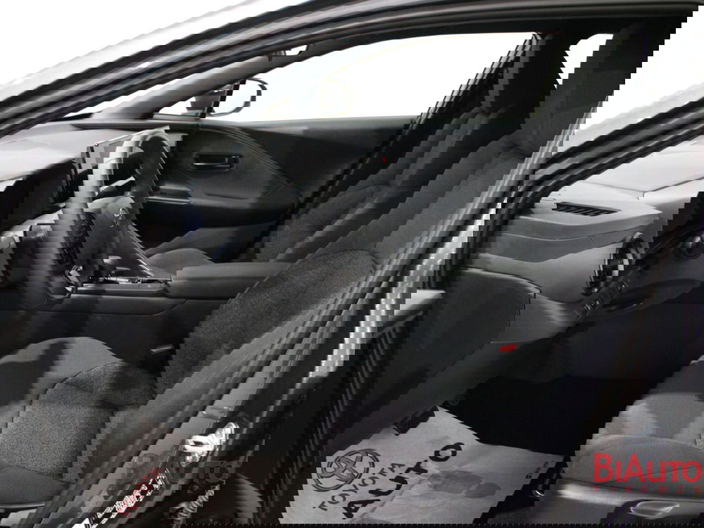 Toyota Toyota C-HR nuova a Firenze (5)