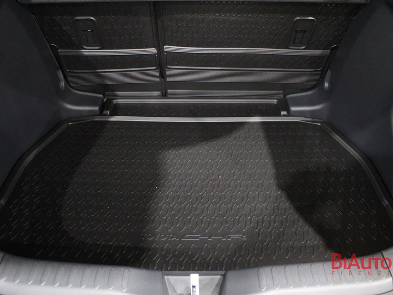 Toyota Toyota C-HR nuova a Firenze (8)