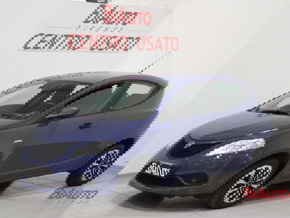 Lancia Ypsilon usata a Firenze