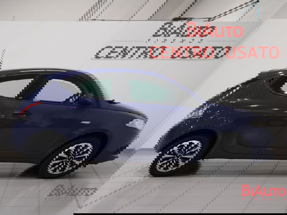 Lancia Ypsilon usata a Firenze (15)