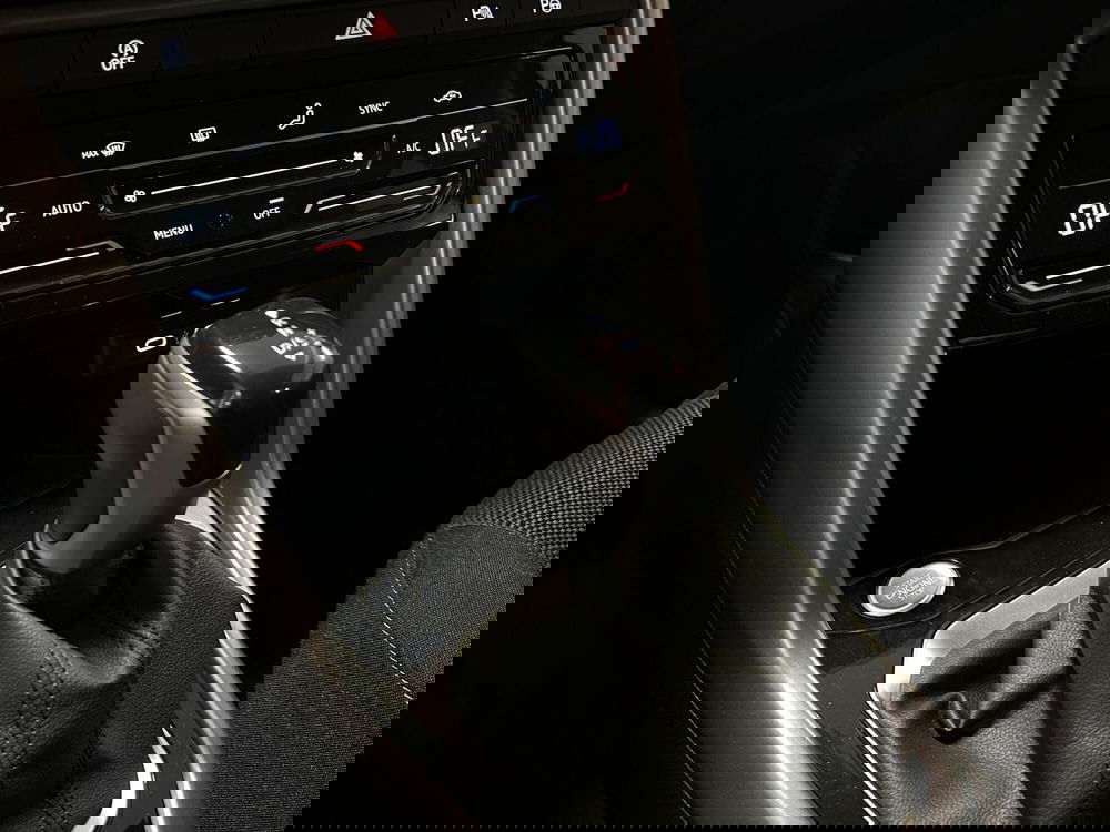 Volkswagen T-Roc nuova a Padova (14)