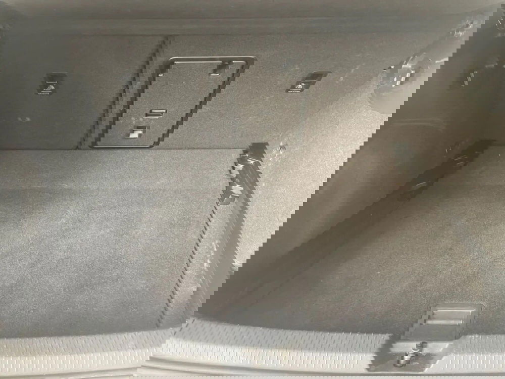 Volkswagen Golf nuova a Padova (12)