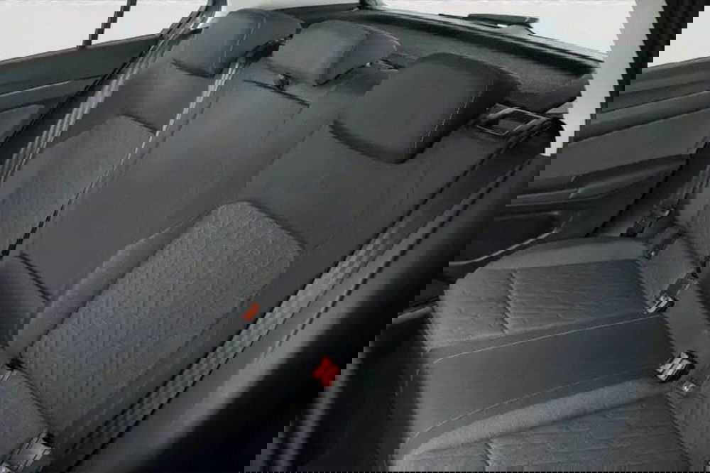 Volkswagen Golf nuova a Padova (8)