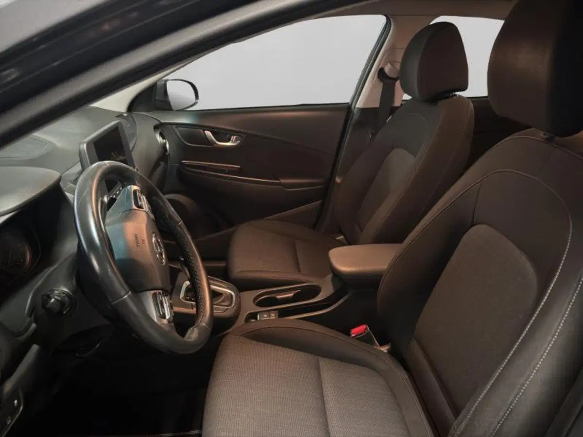 Hyundai Kona usata a Genova (9)