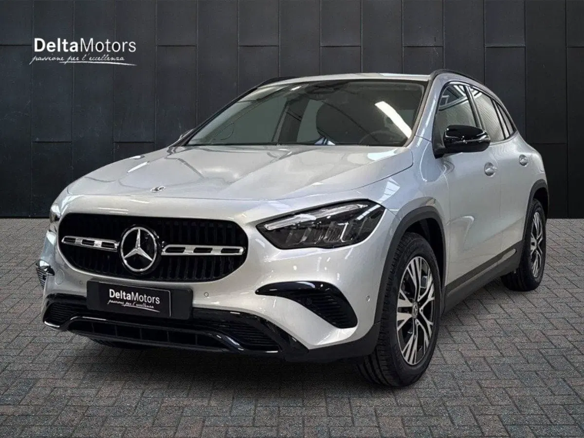 Mercedes-Benz GLA SUV nuova a Rimini