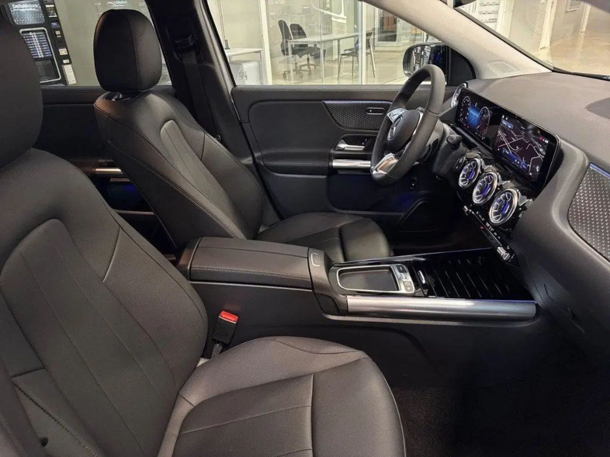 Mercedes-Benz GLA SUV nuova a Rimini (14)