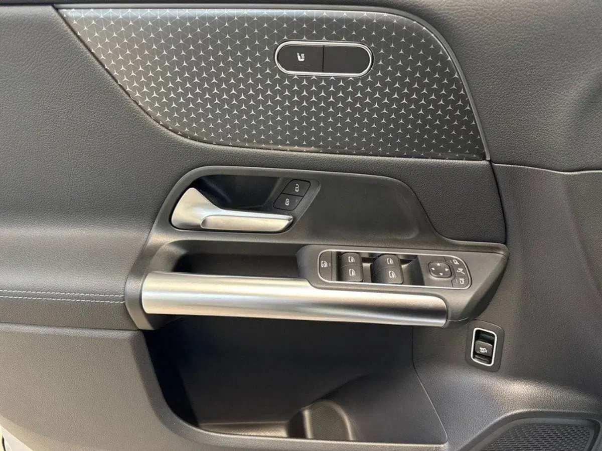 Mercedes-Benz GLA SUV nuova a Rimini (17)