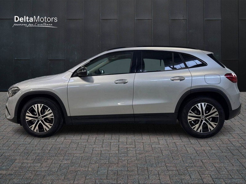 Mercedes-Benz GLA SUV nuova a Rimini (2)