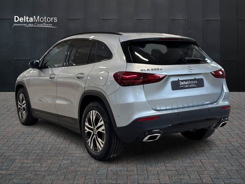 Mercedes-Benz GLA SUV nuova a Rimini (3)