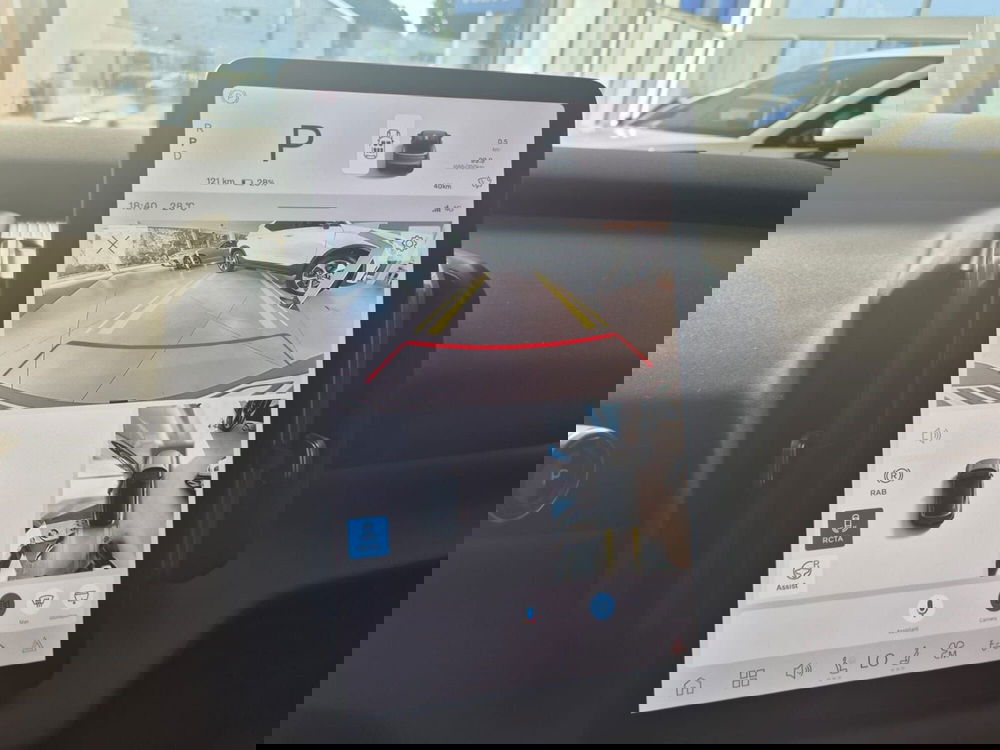 Volvo EX30 Cross Country nuova a Como (10)