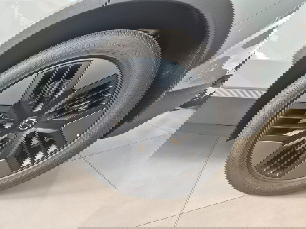 Volvo EX30 Cross Country nuova a Como (6)